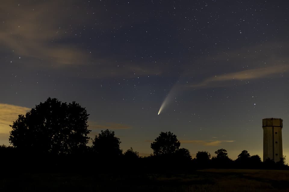 Making time for morning comets